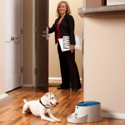 AutoTrainer™ Anti-Bark Treat Dispenser -Pawsy Store autotrainer e e87dc1e9 272d 408c b7f9 44480e19a8c1